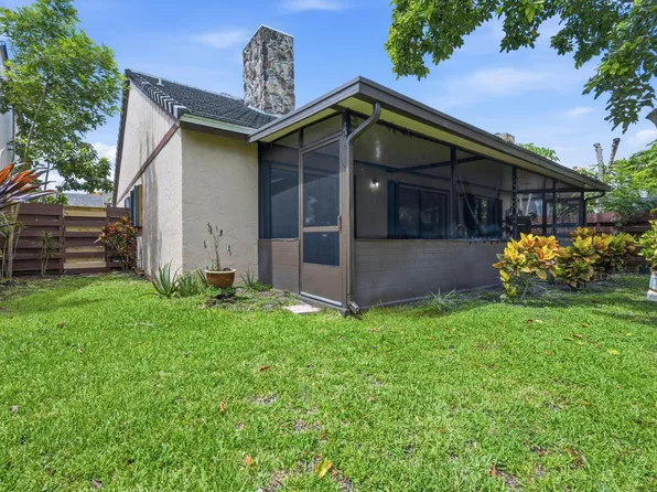 118 Beaumont Lane, Palm Beach Gardens, FL 33410