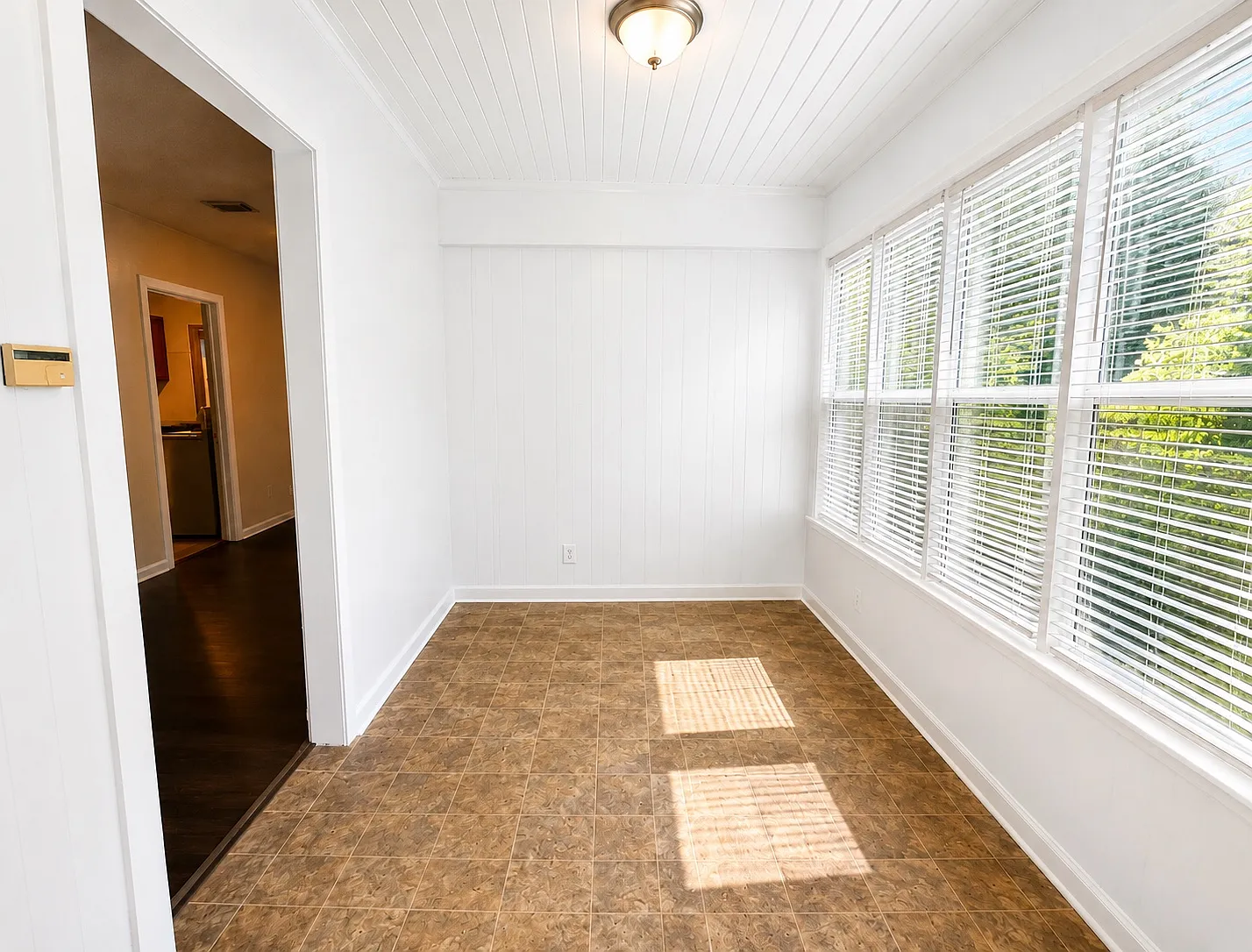 2 bed, 932 sqft, $1,345 — Photo 3