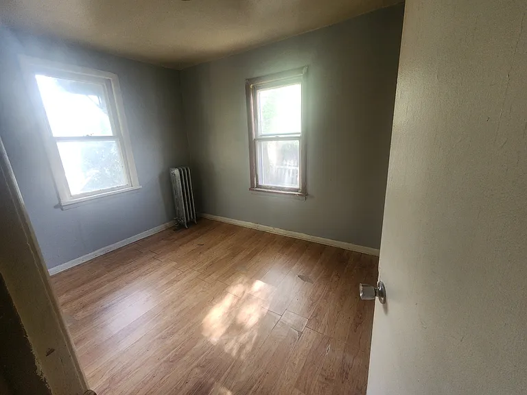 1613 53rd St — Photo 3