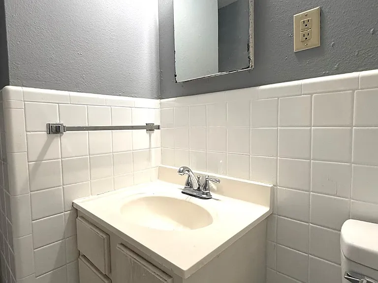 2206 Clay St — Photo 11