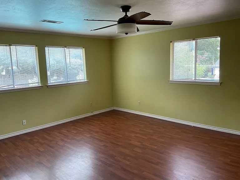 2205 Ridge Crest Dr — Photo 6