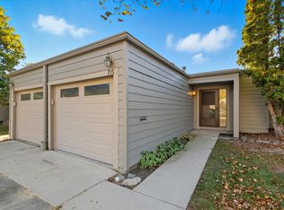 715 Skynob Dr, Ann Arbor, MI 48105