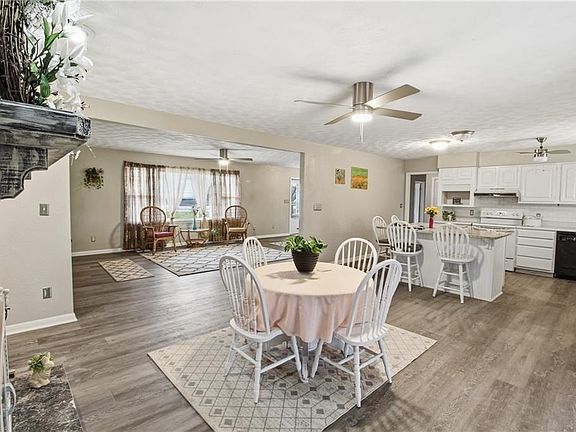 5th image of 4712 Main St