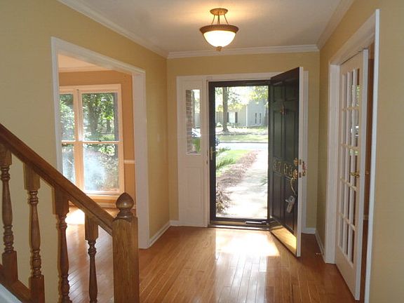 4th image of 3703 Cambridge Dr