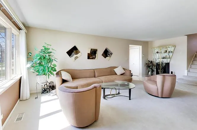 634 W Millers Rd — Photo 4