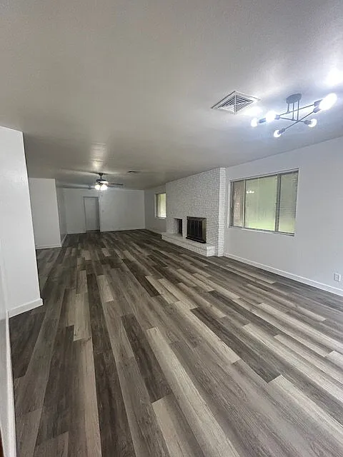 4 bed, 2.0 bath, 2619 sqft, $2,000 — Photo 3
