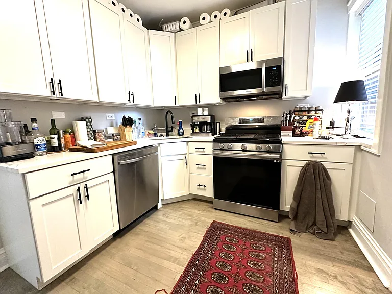 1354 W Carmen Ave #1F — Photo 19