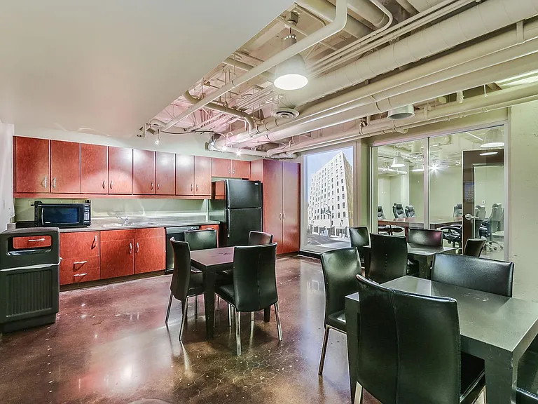 114 W Adams St #610 — Photo 43