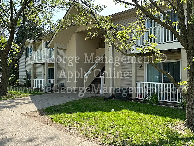 Pine Ridge Apartments — Photo 6