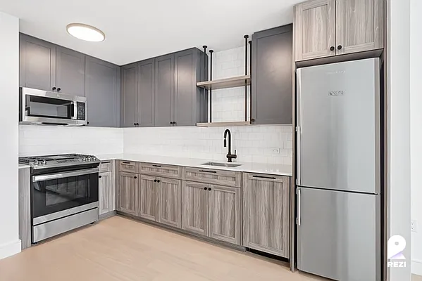 Rented by REZI | media 36