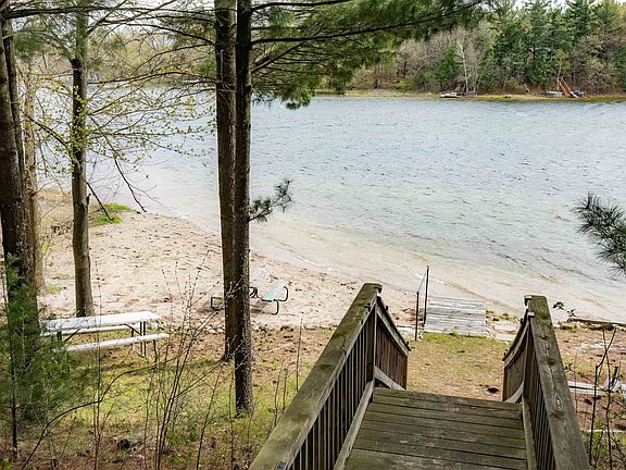 3rd image of W5533 Archer Ln