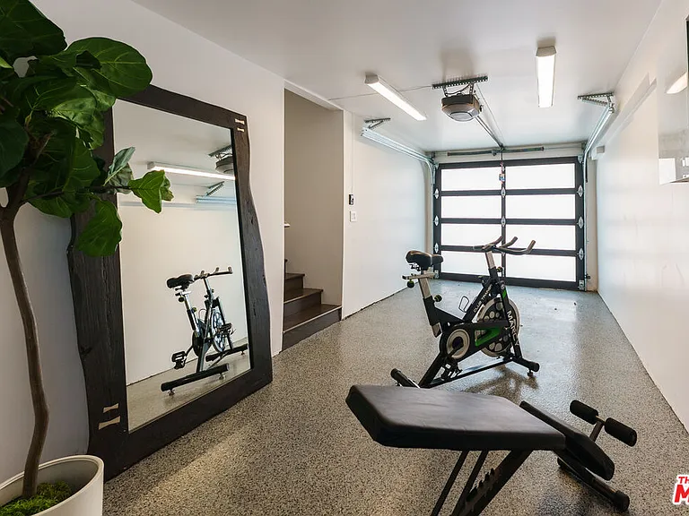 3850 Glenalbyn Dr — Photo 39