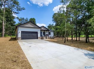 417 9th St NW, Arab, AL 35016