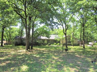 4 Larkwood Ln, Burleson, TX 76028