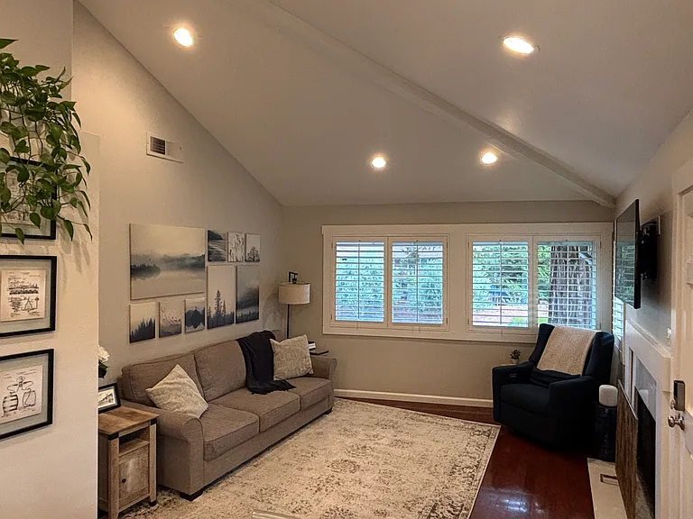 206 W Prospect Ave #F — Photo 3