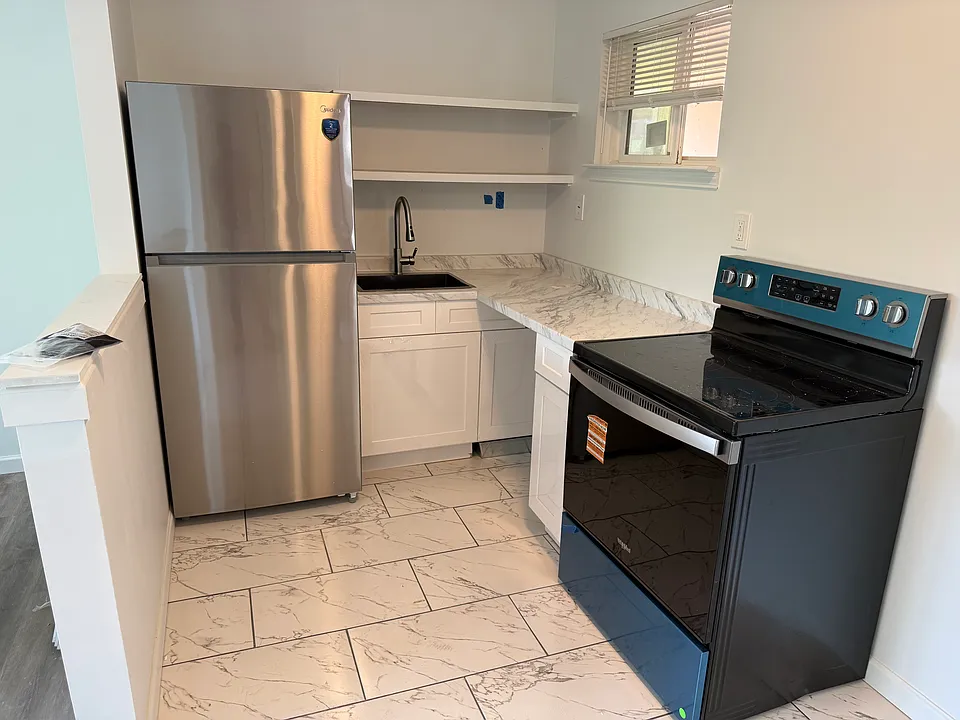 3557 Southern Ave #8