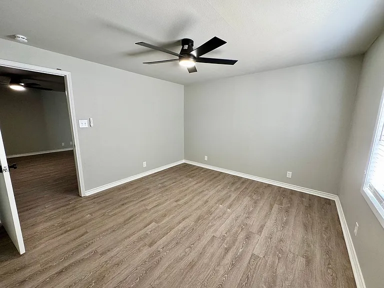 705 Sunrise Ave — Photo 50