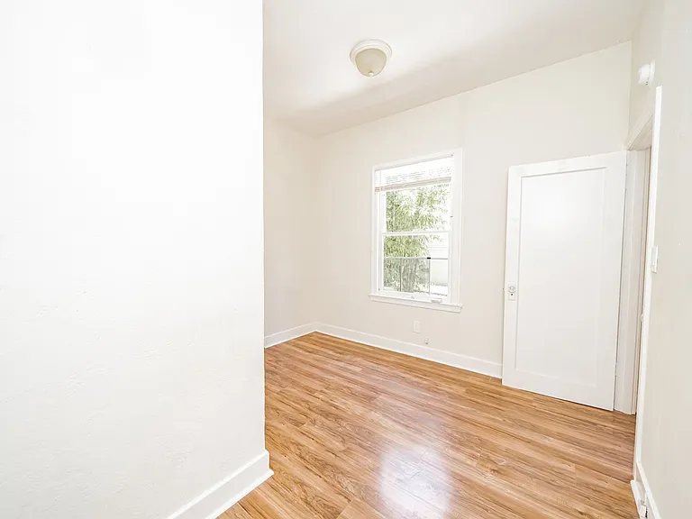 2247 Derby Street — Photo 9