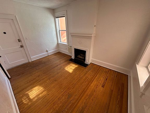 3rd image of 1727 Ringling Blvd Unit 3