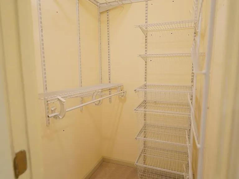 4424 Stratfordshire Ct — Photo 13