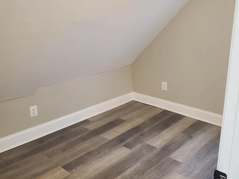 17 W Talbott St #B — Photo 5