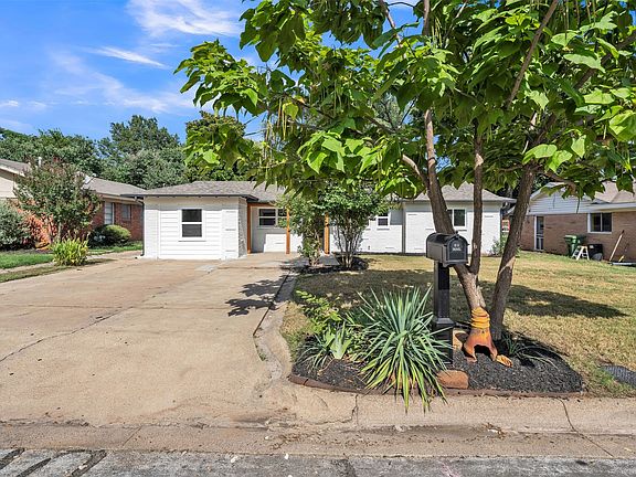 2nd image of 408 Simmons Dr