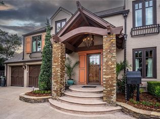 1121 Huntington Ave, Nichols Hills, OK 73116