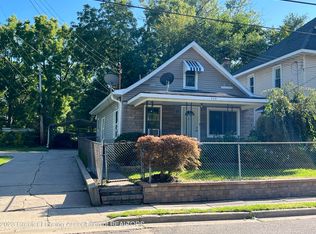 908 Baker St, Lansing, MI 48910