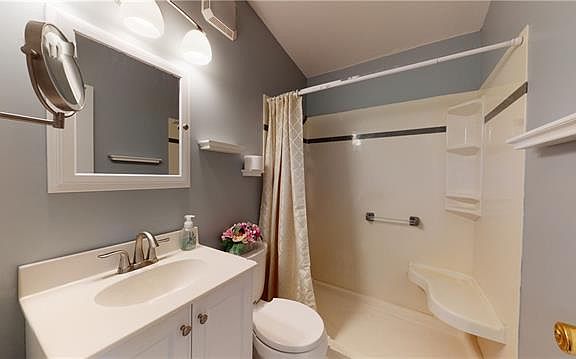 5th image of 8702 E 92nd St
