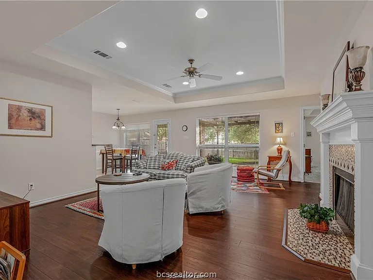 3755 Essen Loop — Photo 4