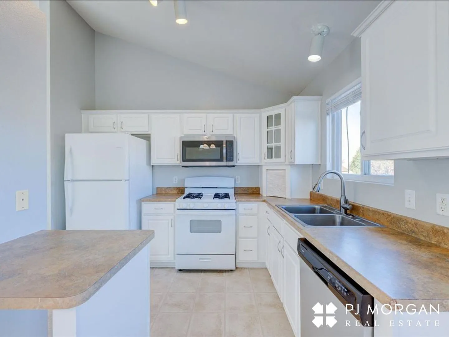 11004 Weber Street — Photo 3