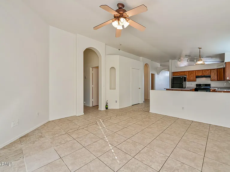 2607 E Anderson Dr — Photo 12