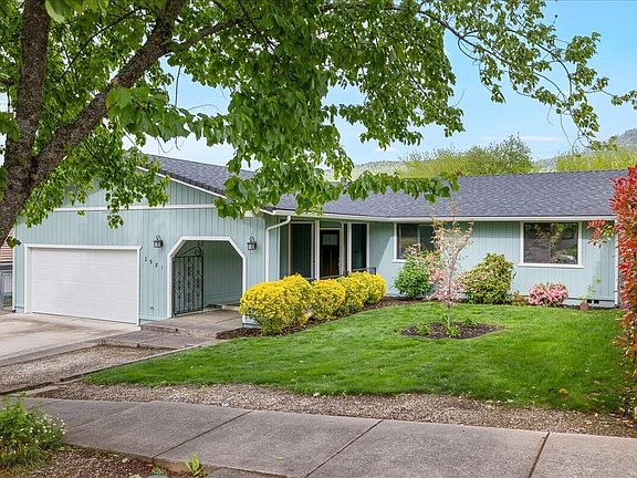 2nd image of 2981 Rosewood St