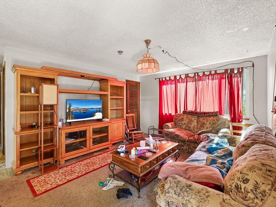 947 Murray Ave, Medford, OR 97501 | Zillow