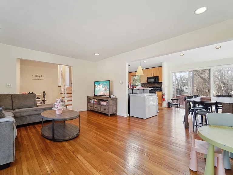 324 Brook St #324 — Photo 2