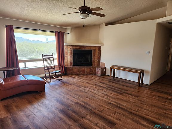 2nd image of 6 Hazelnut Dr