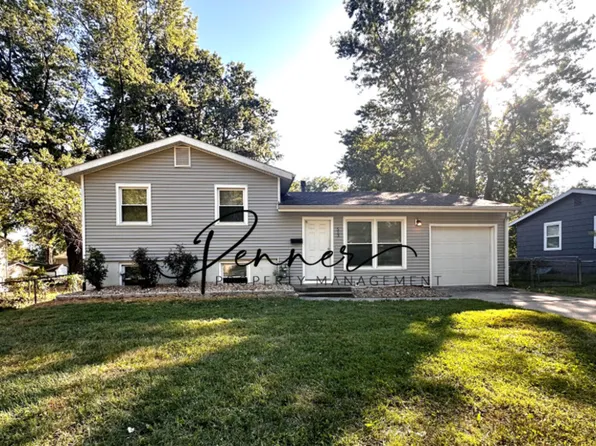 513 NW Ward Ln, Lees Summit, MO 64063