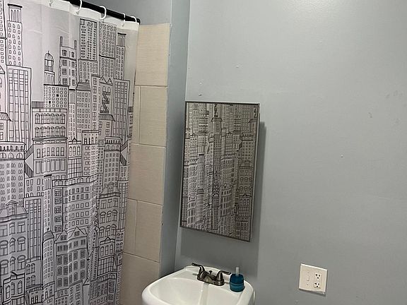 3rd image of 1434 S Homan Ave #1