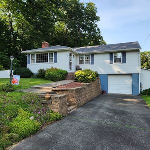 16 Laura Cir, Agawam, MA, 01001