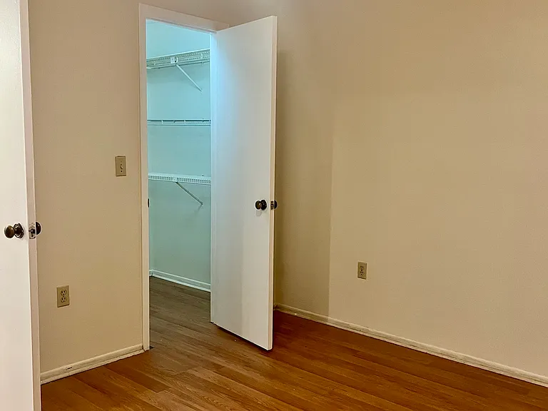 633 Buoy Ln — Photo 8