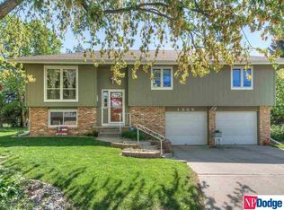 1305 N 148th Plz, Omaha, NE 68154