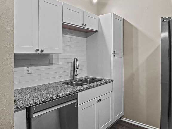 3rd image of 9600 Royal Ln APT 112