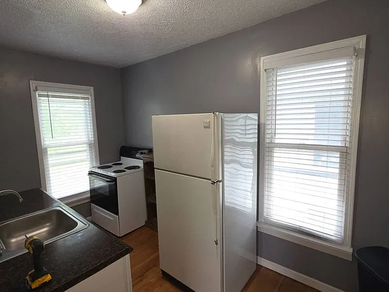 259 Eastwood St — Photo 15