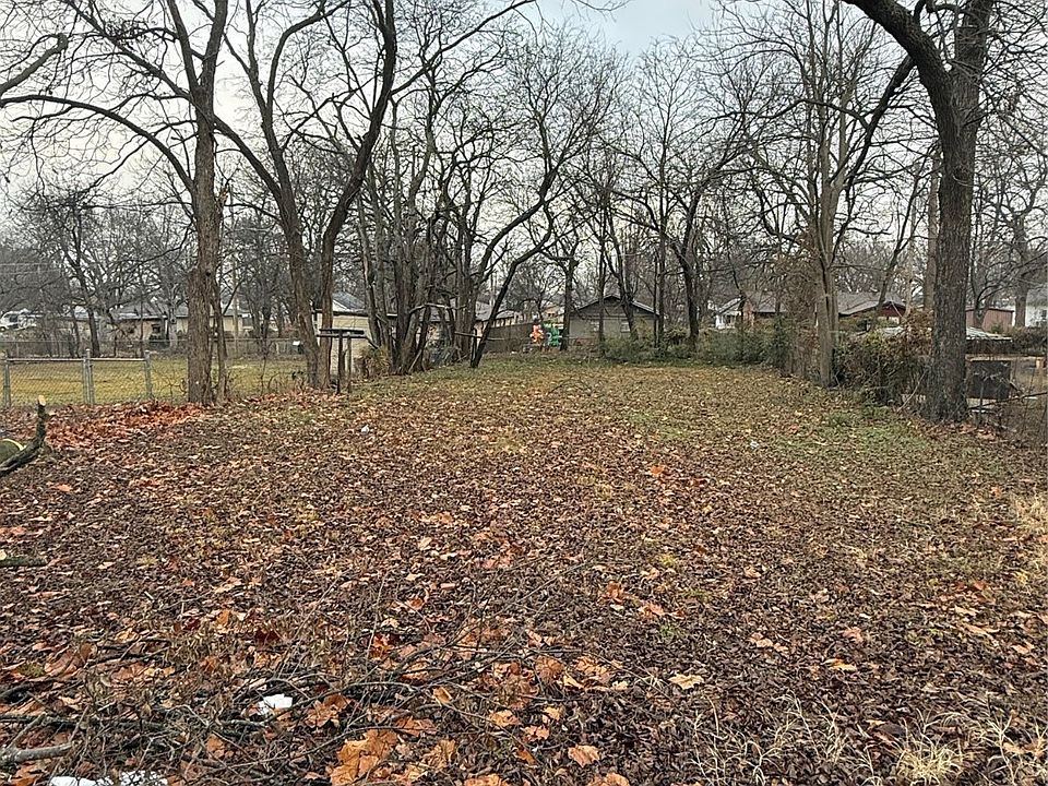 1st image of 320 W 16th St
