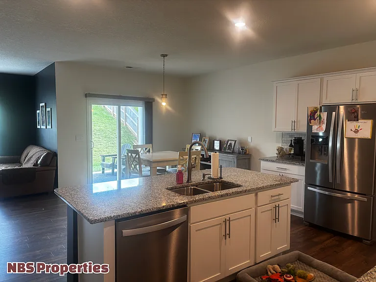 12308 Manhattan Ln — Photo 4