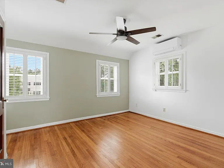1008 Bashford Ln — Photo 18