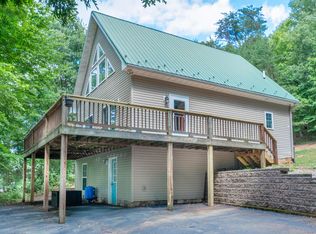 141 Chenault St, Buchanan, VA 24066