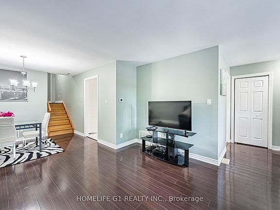 4th image of 8 Holgate Ct