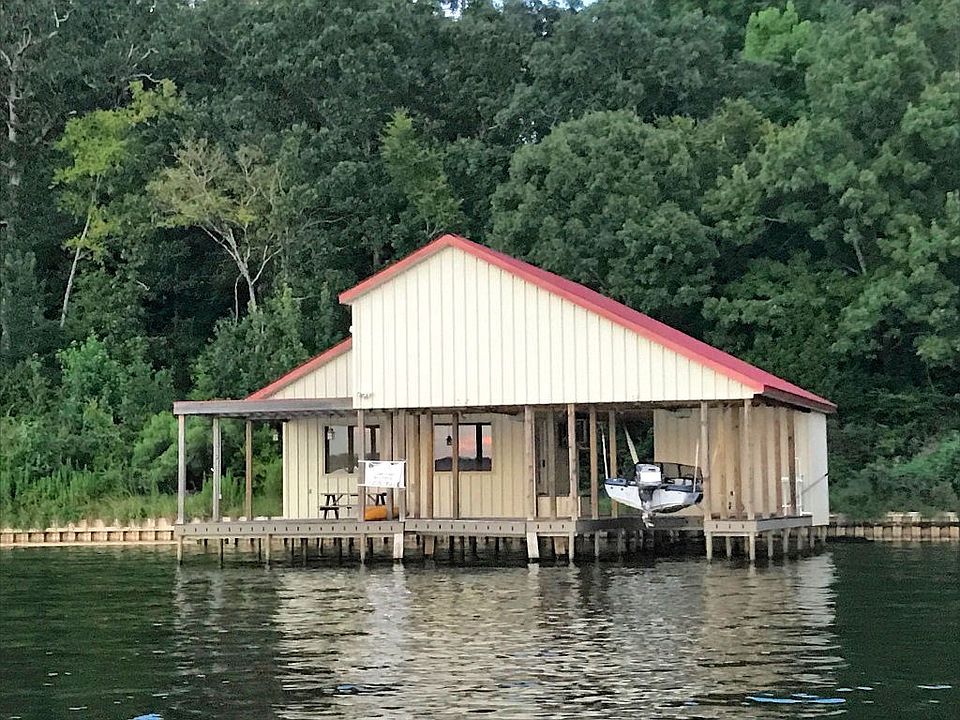 1st image of 173 Lake Bluff Dr