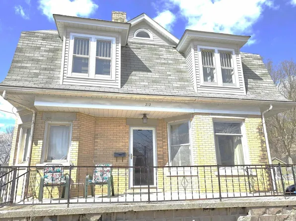 212 Jefferson St, Savanna, IL 61074